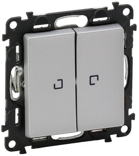 Переключатель с подсветкой без рамки Legrand Valena Life 2-кл. проходной алюминий фото Переключатель с подсветкой без рамки Legrand Valena Life 2-кл. проходной алюминий картинка